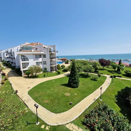 Aparthotel Diamond 4*