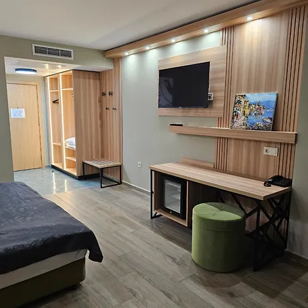 Diamond Aparthotel 4*